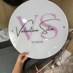 Letrero Acrílico de 45x45 cm